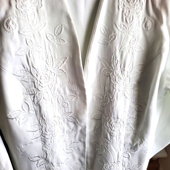 WHITE 2-PIECE SKIRT SUIT SIZE 22W. - Picture 5 of 6